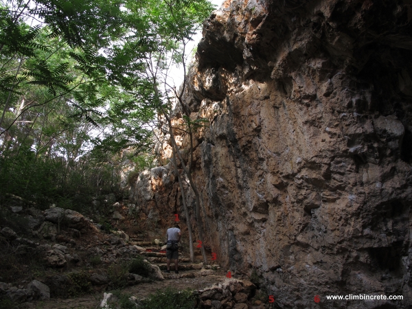 Skoteino cave, climbing